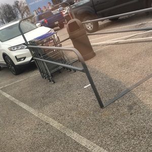 Meet your Posher, Carlos